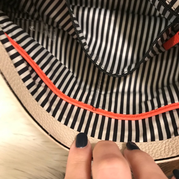 Kate Spade soft leather purse - Picture 6 of 8